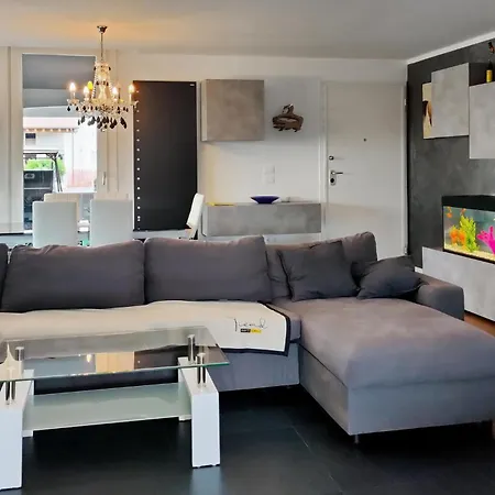 Сasa de vacaciones Pet Friendly In With Kitchenette Loria